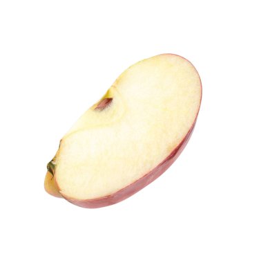 Taze elma parçası beyaza izole edilmiş.