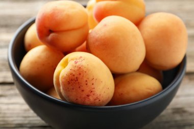 Masada taze kayısılar, yakın plan.