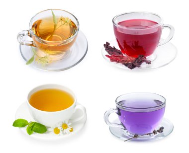 Cam bardaklardaki çiçek çayları beyaza izole edilmiş.