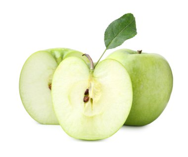 Beyaz yapraklı yeşil elmalar ve kesim