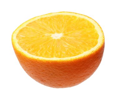 Taze portakalın yarısı beyaza izole edilmiş.