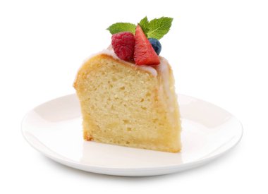 Böğürtlenli, jöleli ve naneli kek.