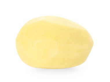 Bir soyulmuş çiğ patates, beyaz üzerine izole edilmiş.