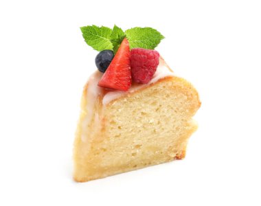 Böğürtlenli, jöleli ve naneli kek.