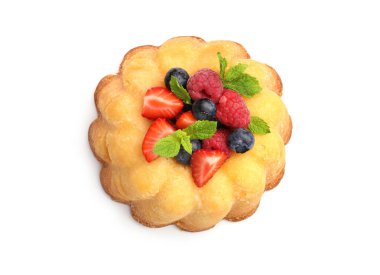 Böğürtlenli ve nane aromalı leziz kek.