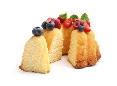 Böğürtlenli ve nane aromalı leziz kek.