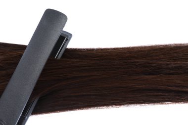 Düz, kahverengi saçlı kilit beyaza izole edilmiş.