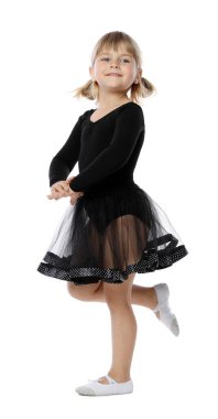 sevimli küçük kız beyaz arka plan üzerinde dans