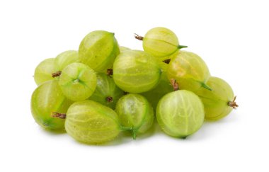 Birçok taze bektaşi üzümü beyaza izole edilmiş.