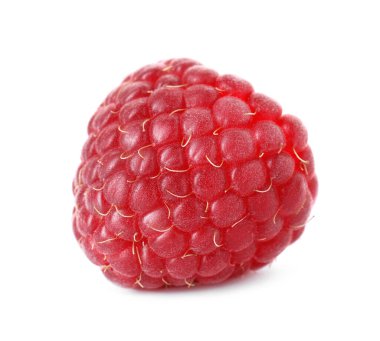 Beyaza izole edilmiş taze ahududu. Lezzetli.