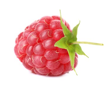 Beyaza izole edilmiş taze ahududu. Lezzetli.