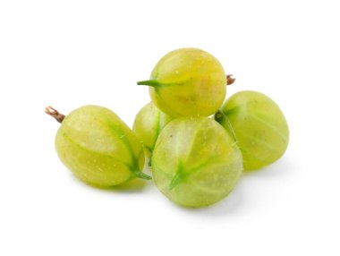 Birçok taze bektaşi üzümü beyaza izole edilmiş.