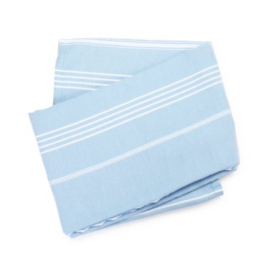 Bir katlanmış plaj havlusu, beyaz manzaralı.