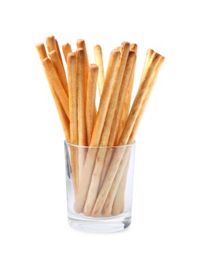 Lezzetli Grissini beyaz bardakta izole olur.