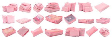 Giysileri beyaza izole edilmiş küp paketleme seti