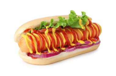 Sebzeli, hardallı ve ketçaplı leziz sosisli sandviç.