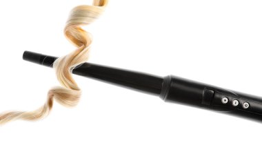 Sarı saç örgülü saç maşası beyaza izole edilmiş.