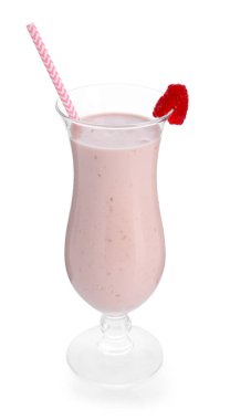 Beyaz bardakta nefis ahududu milkshake 'i.
