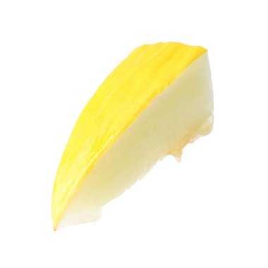 Olgun kavun parçası beyaza izole edilmiş.