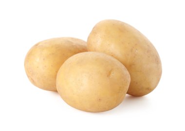 Beyaz üzerinde üç taze çiğ patates.