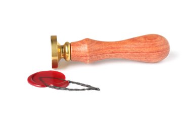 Güzel balmumu mühür ve kırmızı mühür, beyaz iplikle izole edilmiş.