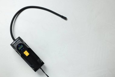 Arka planda bir lastik enflasyonu, üst manzara. Metin için boşluk