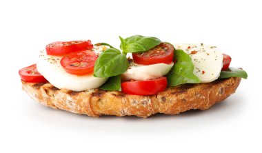 Mozarella peynirli, domatesli ve fesleğenli leziz sandviç.