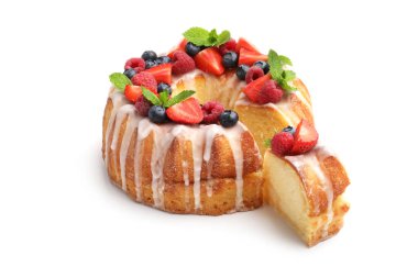 Böğürtlenli, jöleli ve nane aromalı leziz kek.