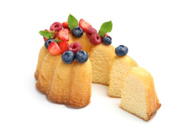 Böğürtlenli ve nane aromalı leziz kek.