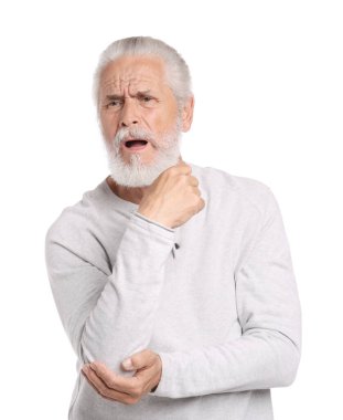 Beyaz arka planda dirsek ağrısı çeken son sınıf öğrencisi.