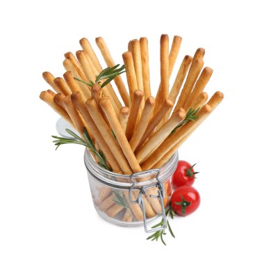 Lezzetli Grissini çubukları biberiye ve beyaz üzerine izole edilmiş taze domatesler.