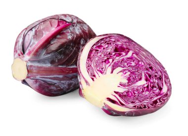 Kırmızı lahanaların yarısı beyaza izole edilmiş.