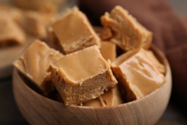 Masada ev yapımı karamel şekerler, yakın plan.