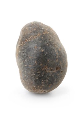 Taze, mor patates. Beyazda izole edilmiş.