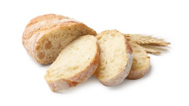 Taze ekmek ve buğday dikenleri beyaza izole edilmiş.