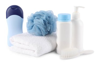 Birçok farklı bebek banyosu gereksinimleri beyaza izole edilmiş.