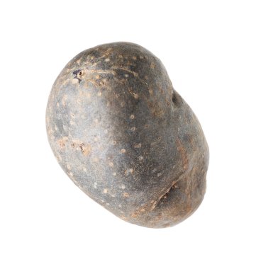 Mor bir patates, beyazda izole edilmiş.