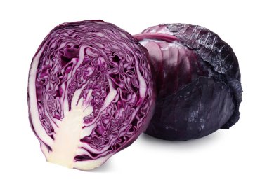 Kırmızı lahanaların yarısı beyaza izole edilmiş.