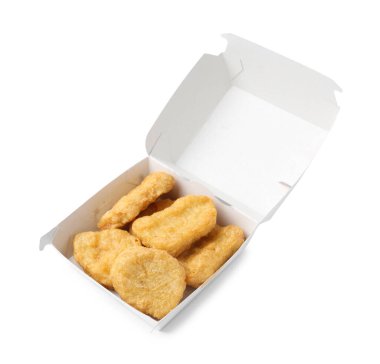 Lezzetli nugget paketleri beyaza izole edilmiş. Lezzetli fast food.