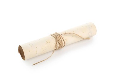 Eski rulo kağıt parşömeni beyaza izole edilmiş