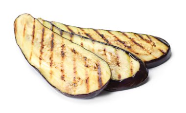 Beyaz renkte ızgara patlıcan dilimleri.