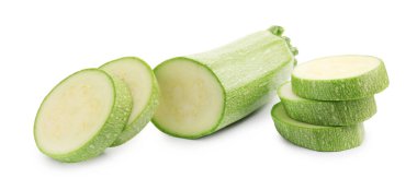 Taze kesilmiş kabak beyaza izole edilmiş.