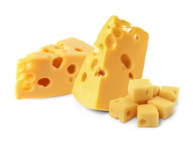 Taze peynir beyaz üzerinde izole edilmiş, bir takım parçalar.