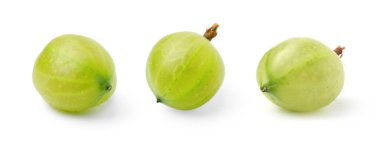 Beyaz arka planda taze yeşil bektaşi üzümü, set