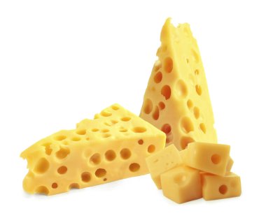 Taze peynir beyaz üzerinde izole edilmiş, bir takım parçalar.