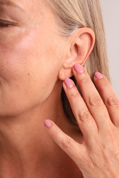 Крупный план женщины со здоровой кожей