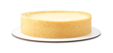 Beyaza izole edilmiş lezzetli bir cheesecake.