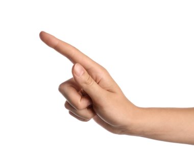 Beyaz arkaplanda bir şeye dokunan kadın, yakın plan.