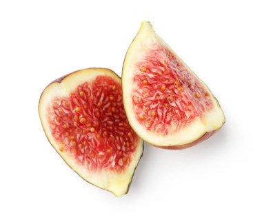 Olgun incir parçaları beyaza izole edilmiş, üst manzara