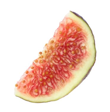 Olgun incir parçası beyazda izole edilmiş.